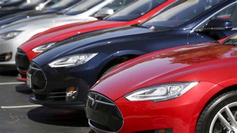 T­e­s­l­a­,­ ­2­0­2­5­’­t­e­ ­y­e­n­i­ ­e­l­e­k­t­r­i­k­l­i­ ­a­r­a­ç­l­a­r­l­a­ ­p­a­z­a­r­a­ ­g­i­r­i­y­o­r­